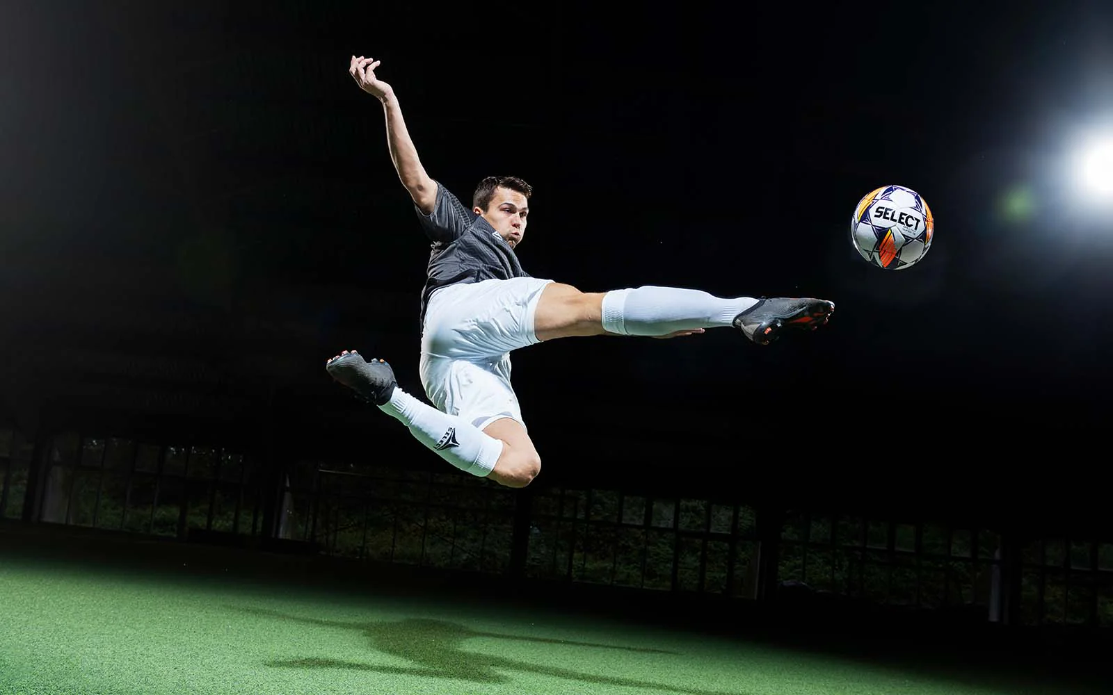 这种中场的 这种中场的